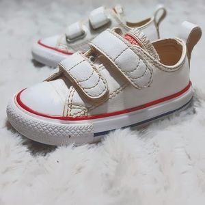 Converse Toddler Low Top Chuck Taylor All Star EasyOn Leather Shoe